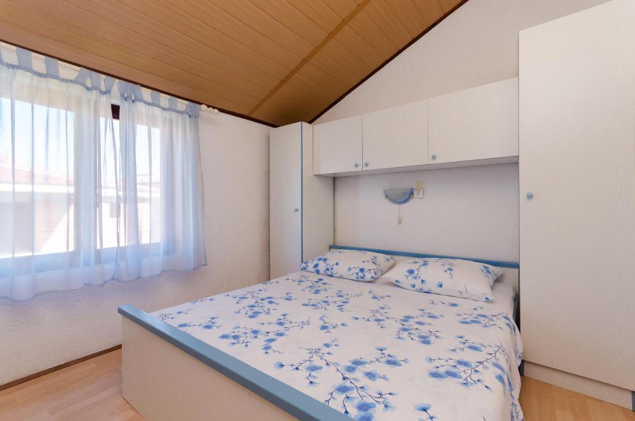 Apartments Ljubica J โลปาร์ ภายนอก รูปภาพ