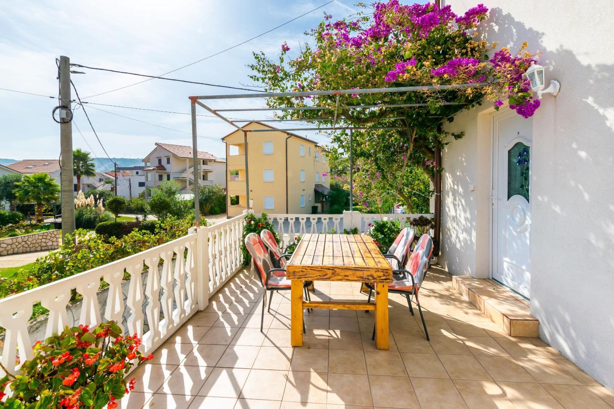 Apartments Ljubica J โลปาร์ ภายนอก รูปภาพ